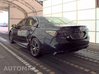 2018 Toyota Camry SE – miniatura 6