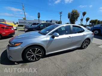 2018 Toyota Camry SE
