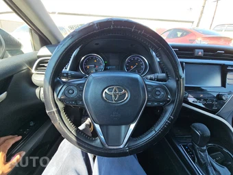 2018 Toyota Camry SE - miniatura 10