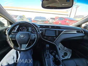 2018 Toyota Camry SE - miniatura 11