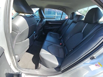 2018 Toyota Camry SE - miniatura 13