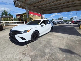 2018 Toyota Camry SE