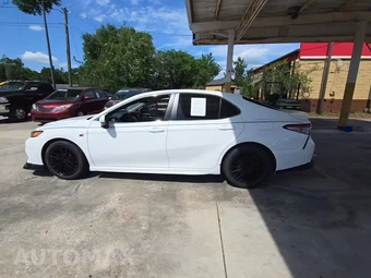 2018 Toyota Camry SE - miniatura 3