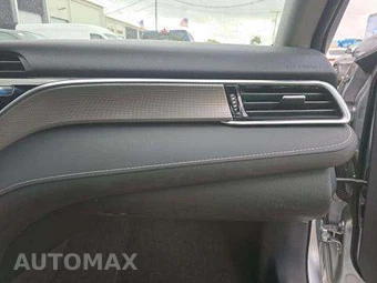 2018 Toyota Camry SE - miniatura 20