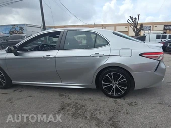 2018 Toyota Camry SE - miniatura 3