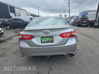 2018 Toyota Camry SE - miniatura 4