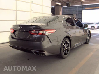 2018 Toyota Camry SE - miniatura 4