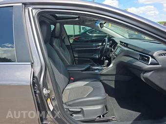 2018 Toyota Camry SE - miniatura 8