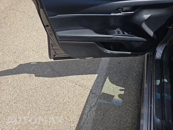 2018 Toyota Camry SE - miniatura 9