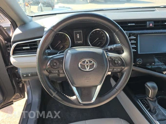 2018 Toyota Camry SE - miniatura 10