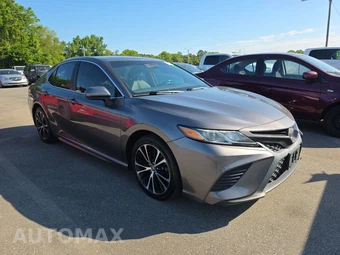 2018 Toyota Camry SE - miniatura 3