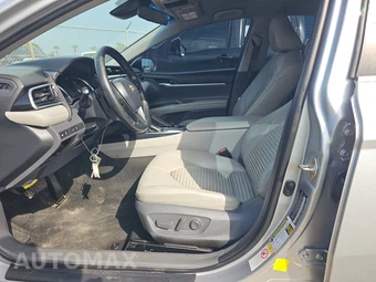 2018 Toyota Camry SE - miniatura 7