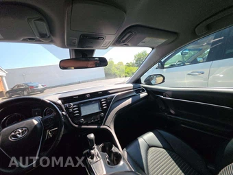 2018 Toyota Camry SE - miniatura 10