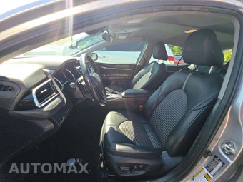 2018 Toyota Camry SE - miniatura 6
