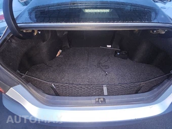 2018 Toyota Camry XLE - miniatura 16