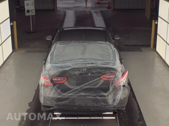 2018 Toyota Camry XLE - miniatura 5