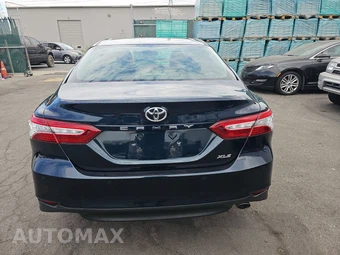 2018 Toyota Camry XLE - miniatura 5