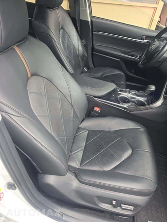 2018 Toyota Camry XLE - miniatura 18