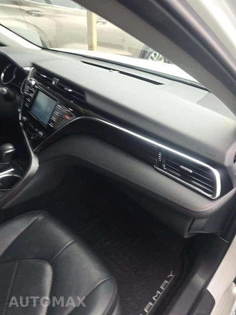 2018 Toyota Camry XLE - miniatura 19