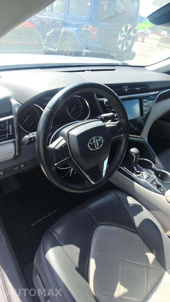 2018 Toyota Camry XLE - miniatura 20