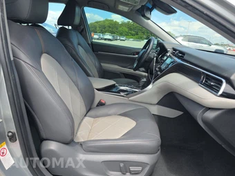 2018 Toyota Camry XLE - miniatura 8