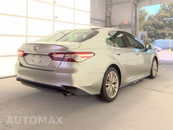 2018 Toyota Camry XLE - miniatura 4