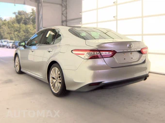 2018 Toyota Camry XLE - miniatura 6