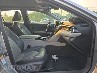2018 Toyota Camry XLE - miniatura 8
