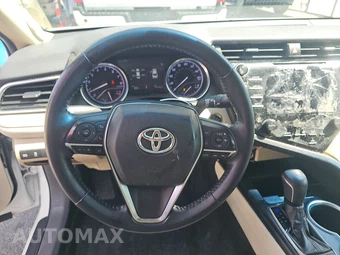 2018 Toyota Camry XLE - miniatura 10