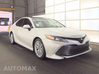 2018 Toyota Camry XLE - miniatura 3