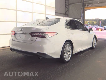 2018 Toyota Camry XLE - miniatura 4