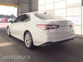 2018 Toyota Camry XLE - miniatura 6