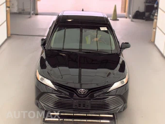 2018 Toyota Camry XLE - miniatura 2