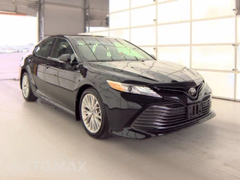 2018 Toyota Camry XLE - miniatura 3
