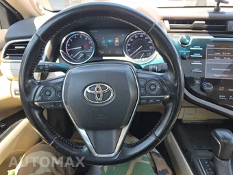 2018 Toyota Camry XLE - miniatura 10
