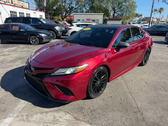 2018 Toyota Camry XSE - miniatura 2