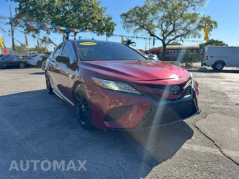 2018 Toyota Camry XSE - miniatura 3