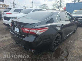 2018 Toyota Camry XSE - miniatura 3