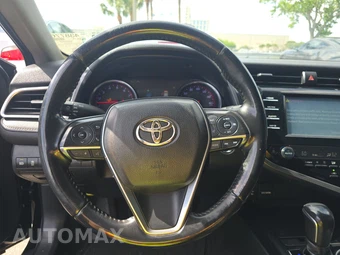 2018 Toyota Camry XSE - miniatura 10