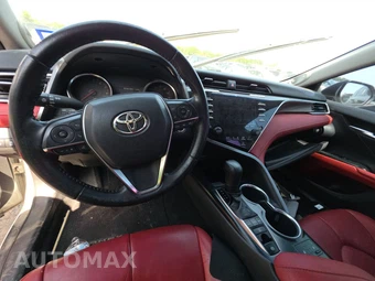 2018 Toyota Camry XSE - miniatura 11