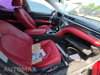 2018 Toyota Camry XSE - miniatura 8