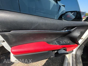 2018 Toyota Camry XSE - miniatura 9