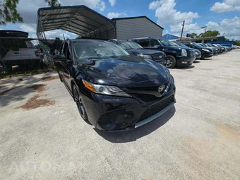 2018 Toyota Camry XSE - miniatura 4