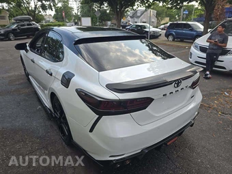 2018 Toyota Camry XSE - miniatura 2