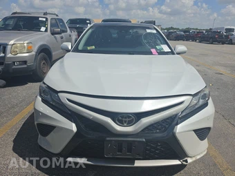 2018 Toyota Camry XSE - miniatura 2