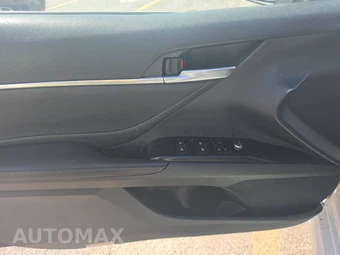2018 Toyota Camry XSE - miniatura 9