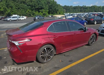 2018 Toyota Camry XSE - miniatura 3