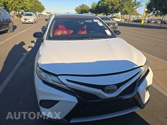 2018 Toyota Camry XSE - miniatura 2