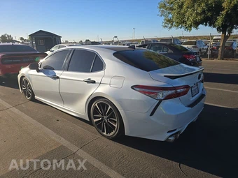 2018 Toyota Camry XSE - miniatura 6