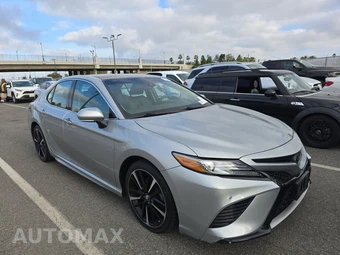 2018 Toyota Camry XSE - miniatura 3